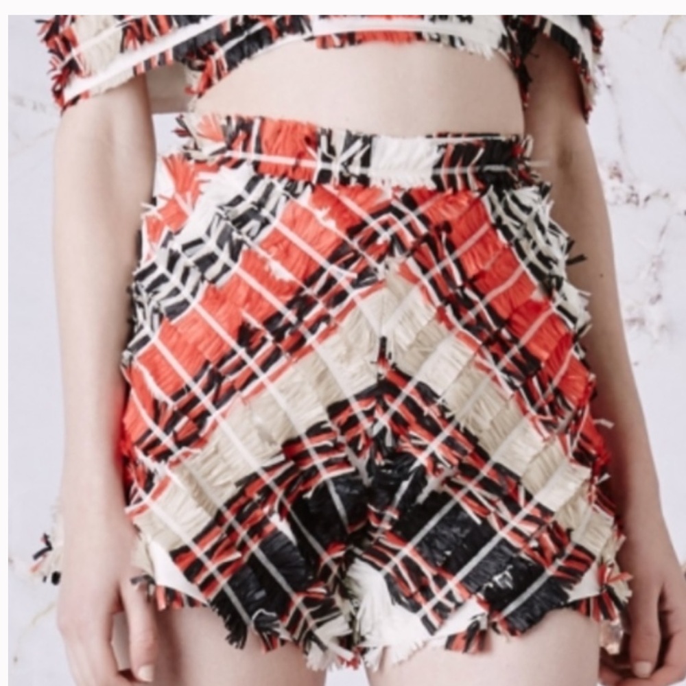 Red hot for rio shorts asilio